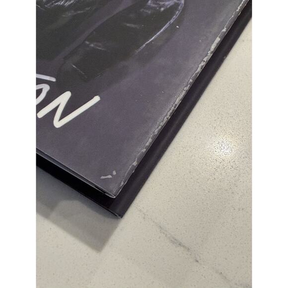 S.E. Hinton Signed THE OUTSIDERS Autograph Hardcover 50th Anniversary Edition #1 - Picture 6 of 9